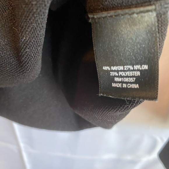 Pullover Sweater size large - Picture 4 of 5